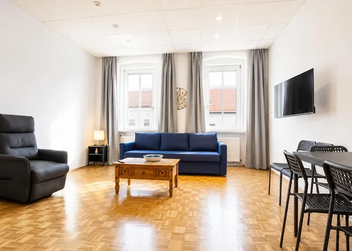 Spacious Two Bedroom With Living Near Wiener Stadthalle *
