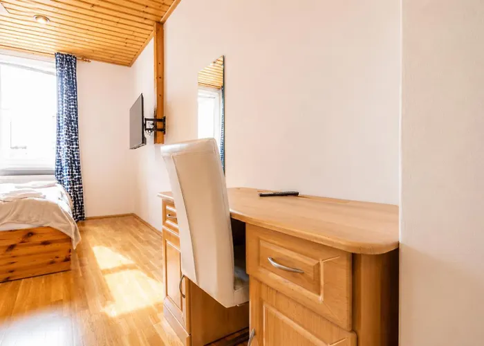 דירה Spacious Two Bedroom With Living Near Wiener Stadthalle *