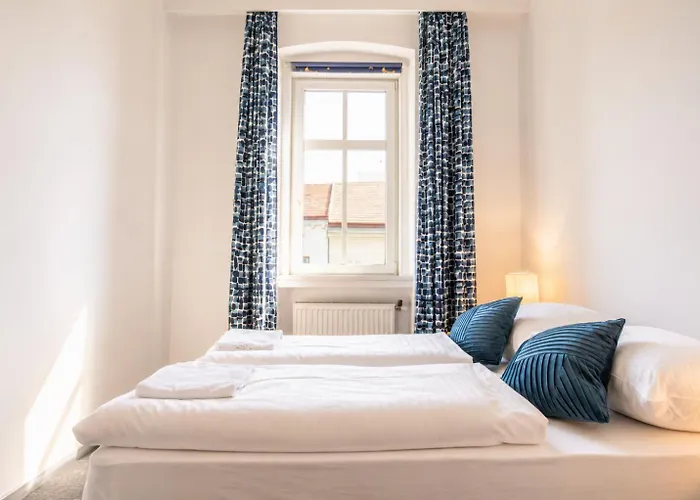 Spacious Two Bedroom With Living Near Wiener Stadthalle דירה וינה